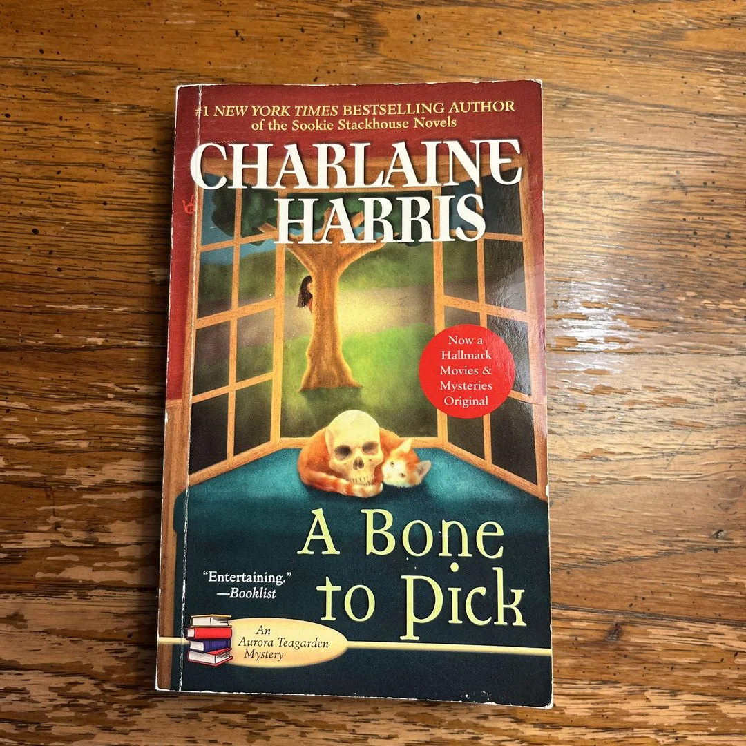 A Bone to Pick by Charlaine Harris2