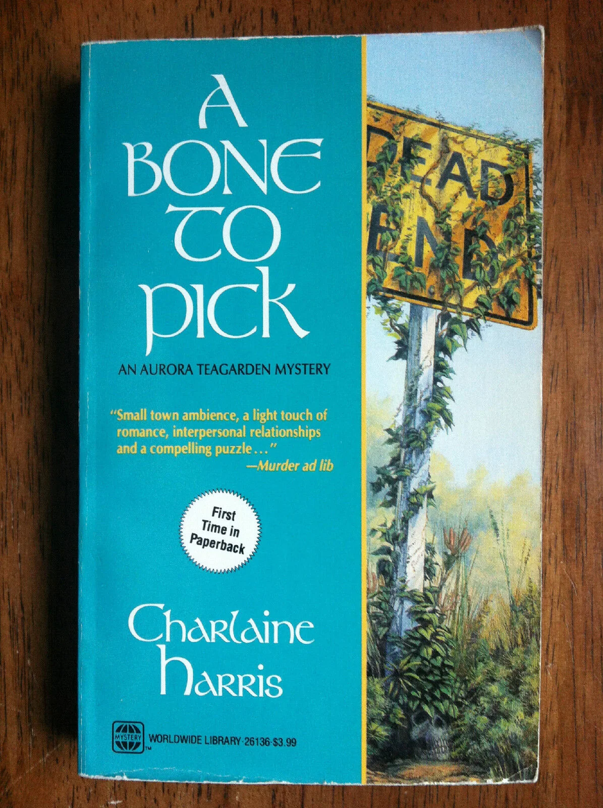 A Bone to Pick by Charlaine Harris3
