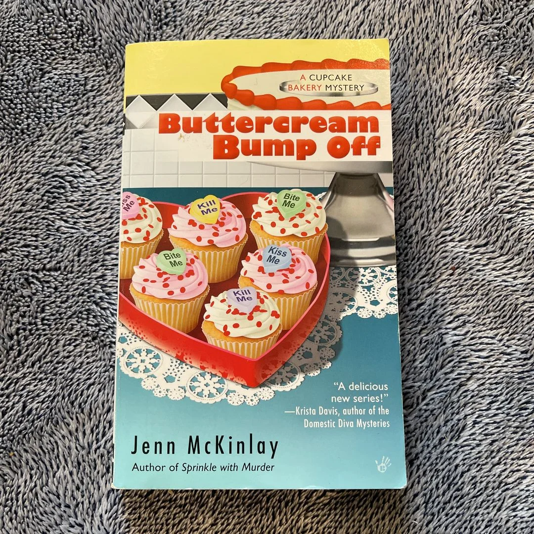 Buttercream Bump Off by Jenn McKinlay 3