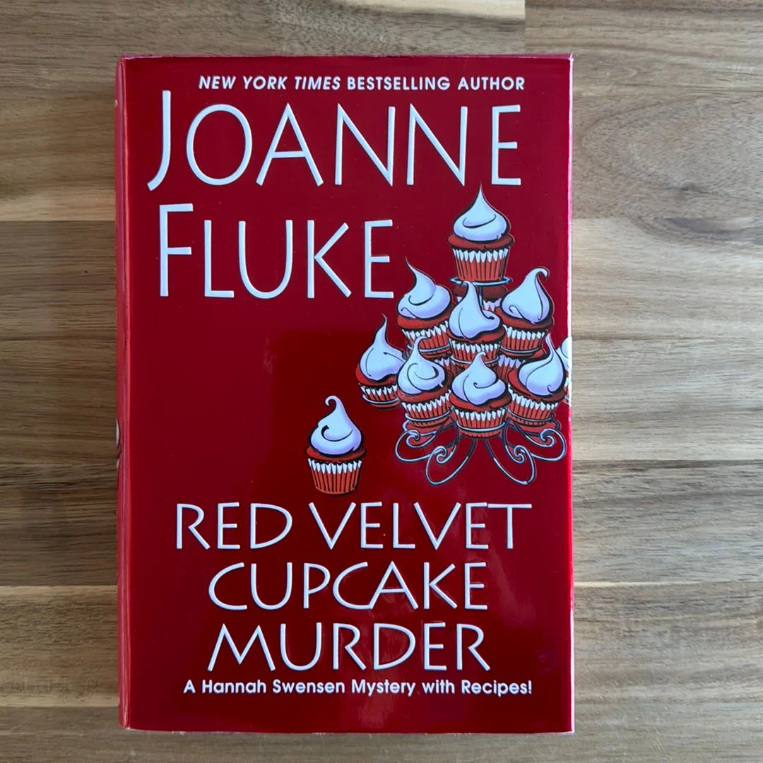 Red Velvet Cupcake Murder by Joanne Fluke2